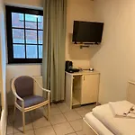 Han/Misafirhane Gaestehaus Tönisvorst