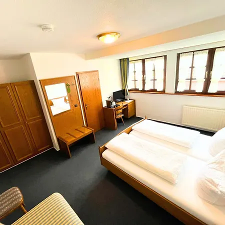 Inn Gaestehaus Toenisvorst