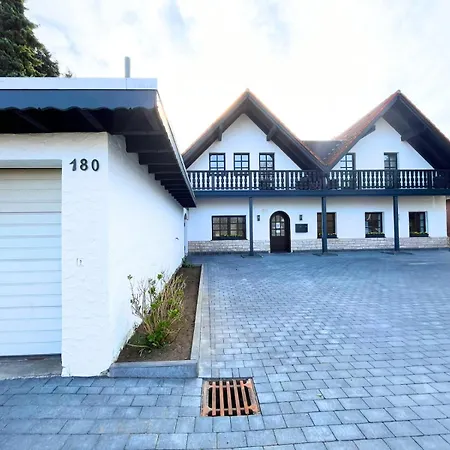 Gaestehaus Inn Toenisvorst