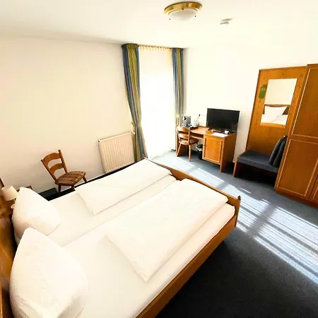 Gaestehaus * Toenisvorst